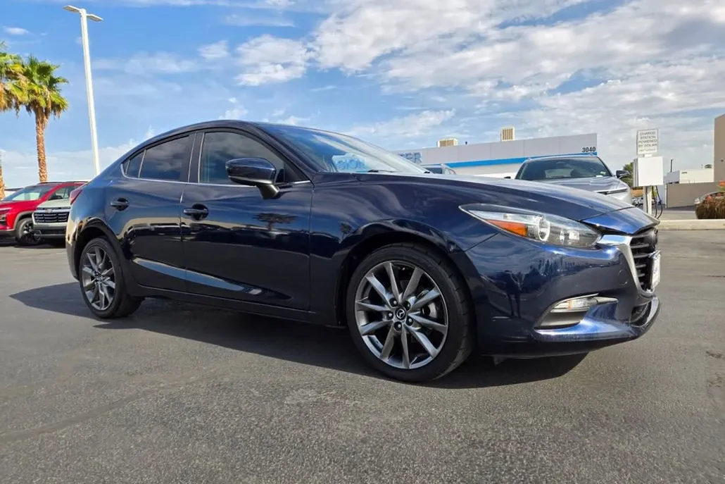 2018 Mazda Mazda3 Touring photo 1