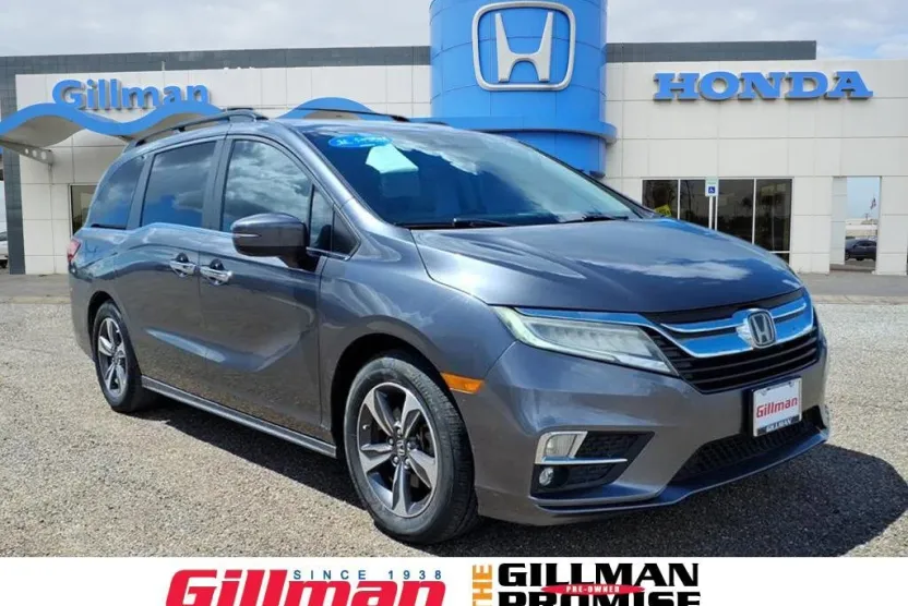 2018 Honda Odyssey Touring photo 1