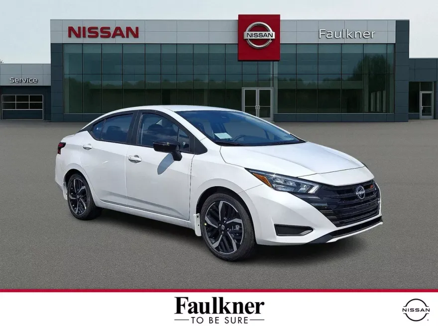 2025 Nissan Versa SR photo 1