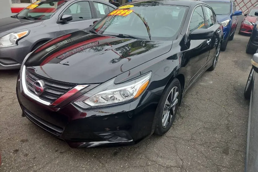 2016 Nissan Altima 2.5 SV photo 1