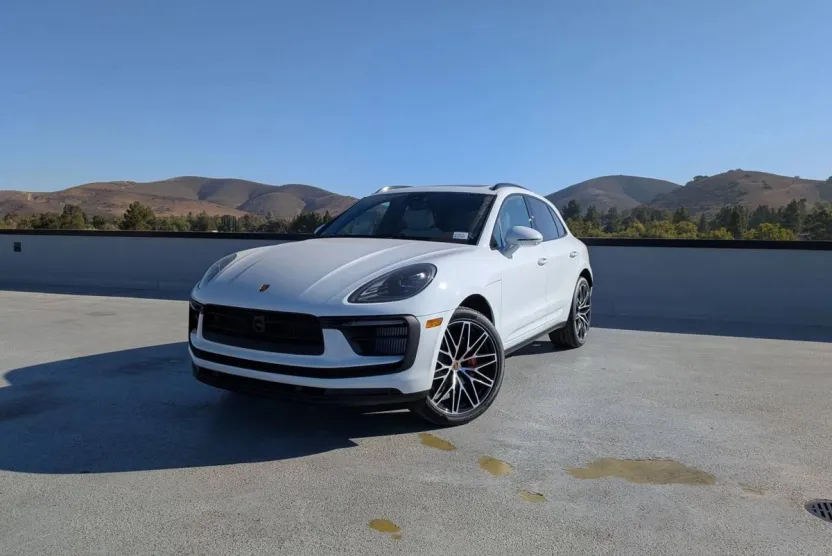 2025 Porsche Macan S photo 1