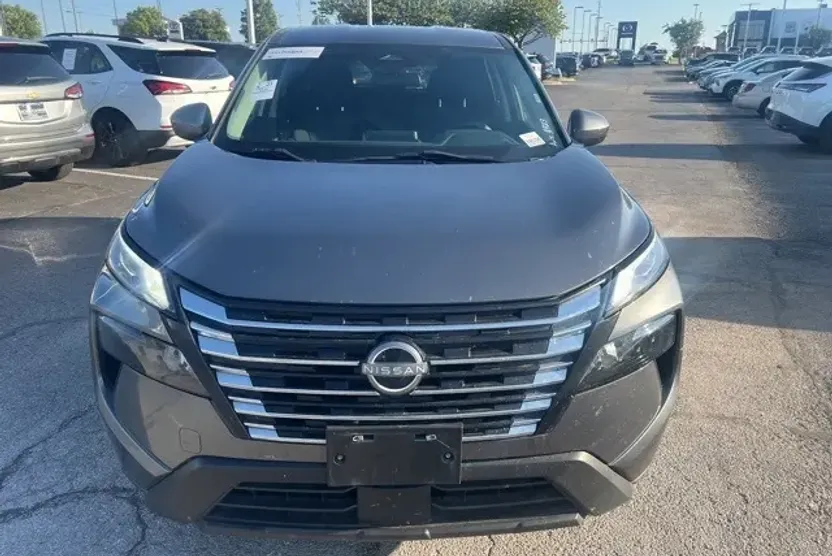 2024 Nissan Rogue SV photo 1
