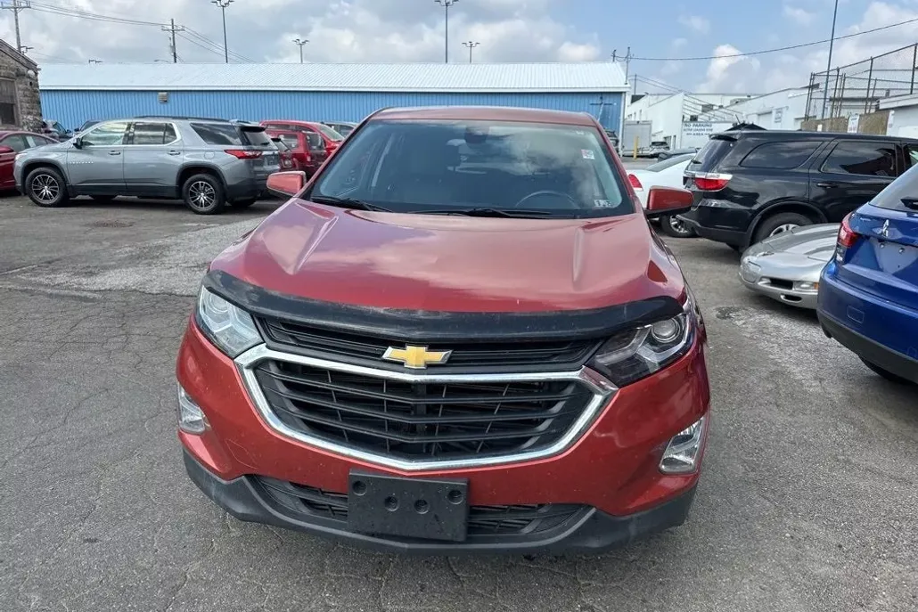 2020 Chevrolet Equinox LT photo 1