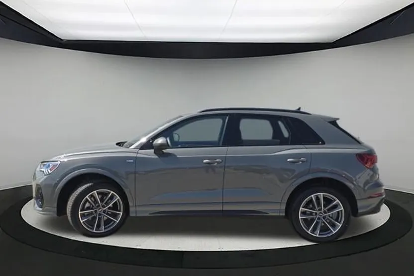 2025 Audi Q3 S line Premium photo 1