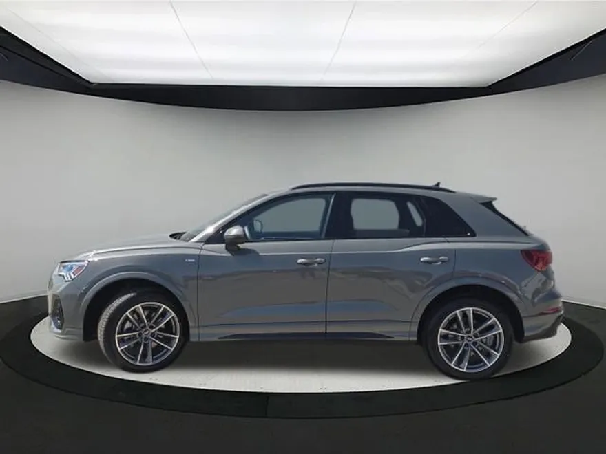 2025 Audi Q3 S line Premium photo 1