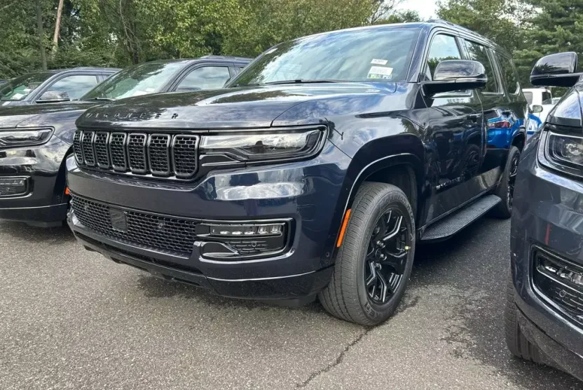 2025 Jeep Wagoneer Series II photo 1