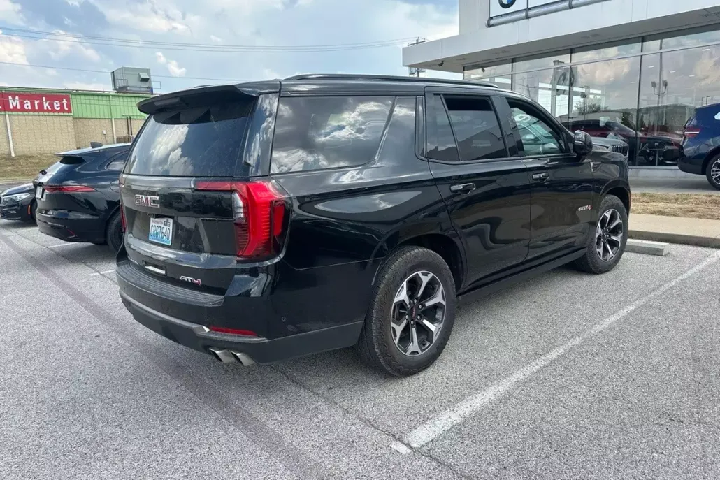 2025 Gmc Yukon AT4 Ultimate photo 1