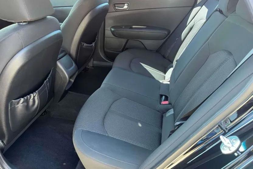2016 Kia Optima LX photo 1