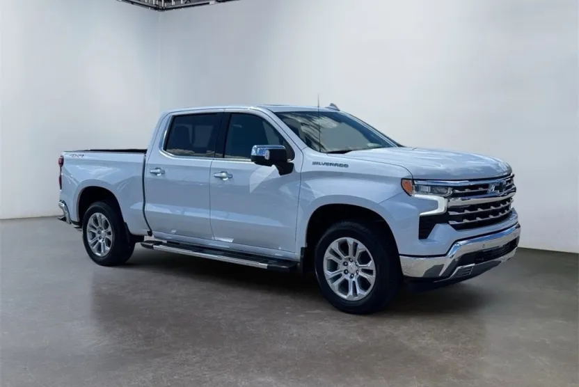 2026 Chevrolet Silverado 1500 LTZ photo 1