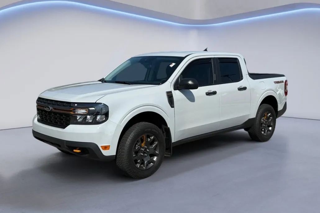 2023 Ford Maverick XLT photo 1