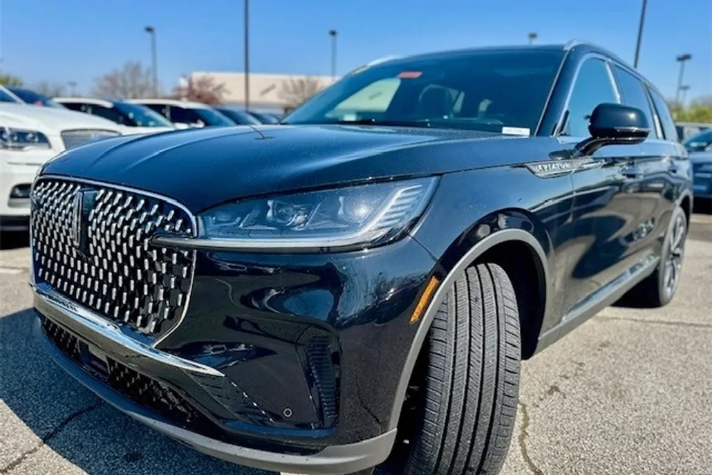 2025 Lincoln Aviator Reserve photo 1