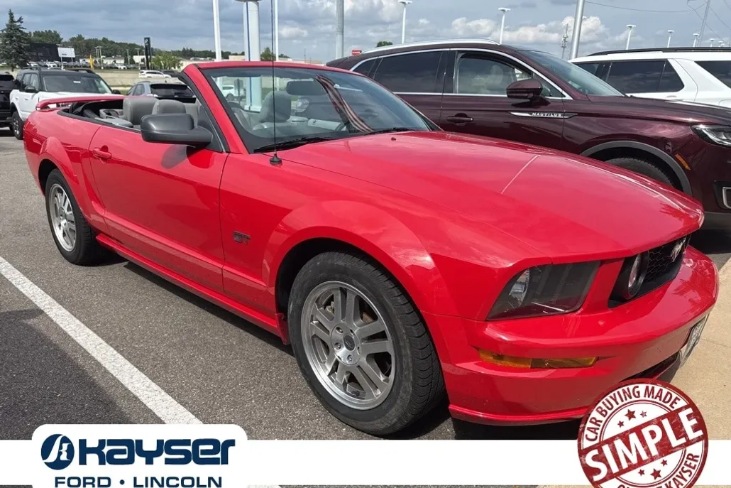 2005 Ford Mustang GT Premium Convertible photo 1
