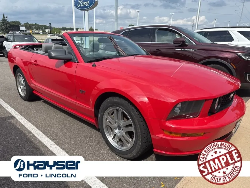 2005 Ford Mustang GT Premium Convertible photo 1
