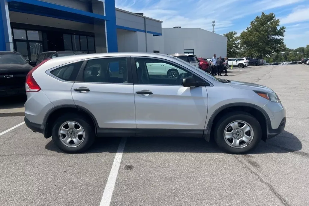 2013 Honda CR-V LX photo 1