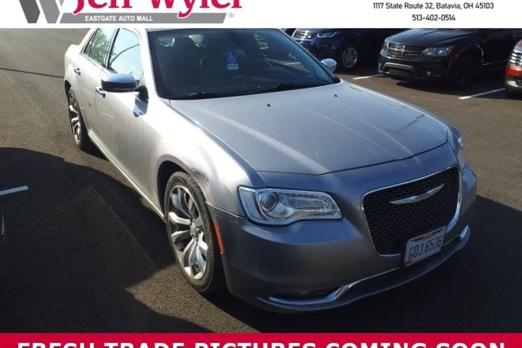 2018 Chrysler 300 Limited photo 1