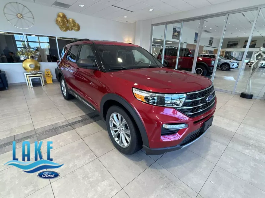 2020 Ford Explorer XLT photo 1
