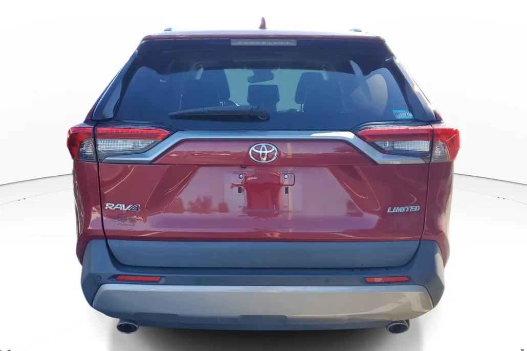 2022 Toyota RAV4 Limited photo 1