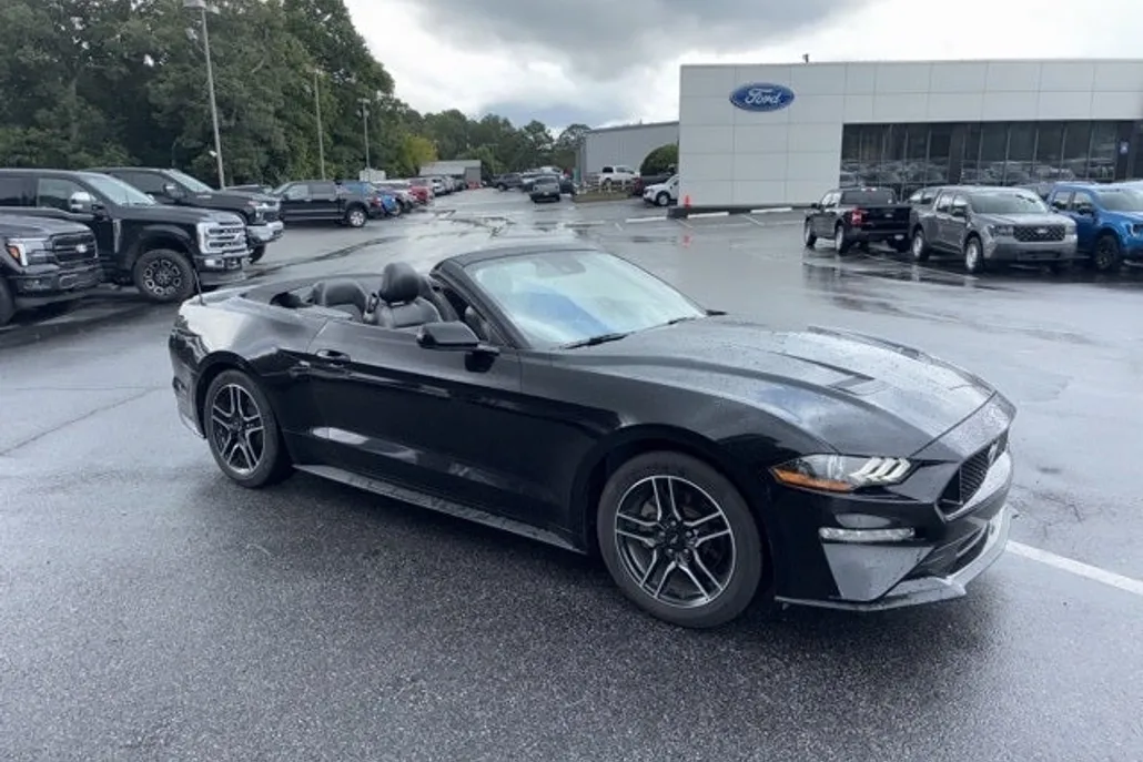 2022 Ford Mustang EcoBoost Premium photo 1