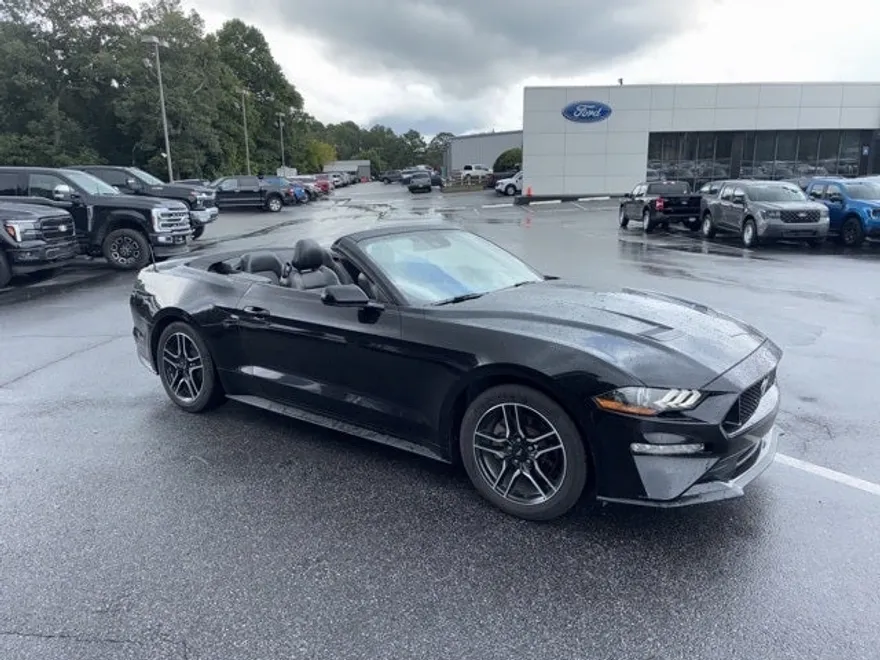 2022 Ford Mustang EcoBoost Premium photo 1