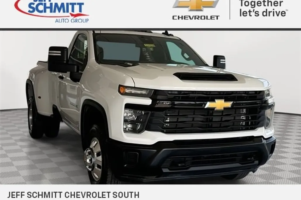 2024 Chevrolet Silverado 3500HD photo 1