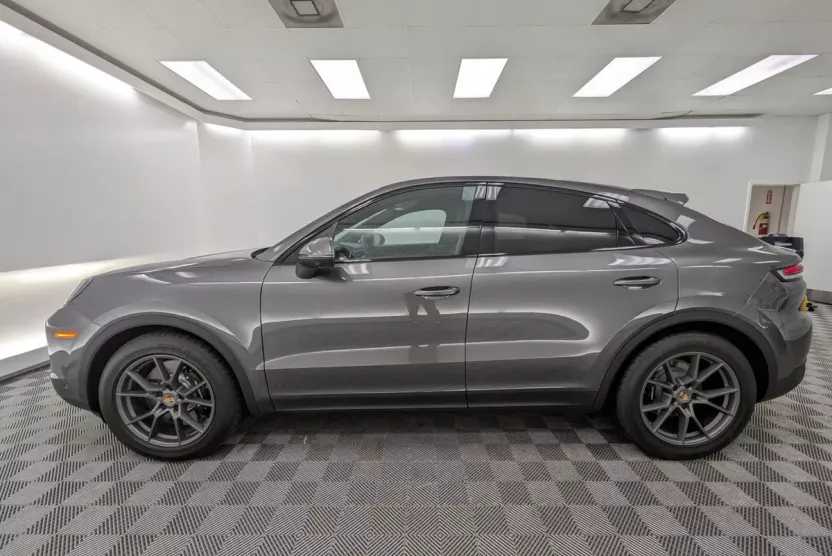 2025 Porsche Cayenne Coupe S photo 1