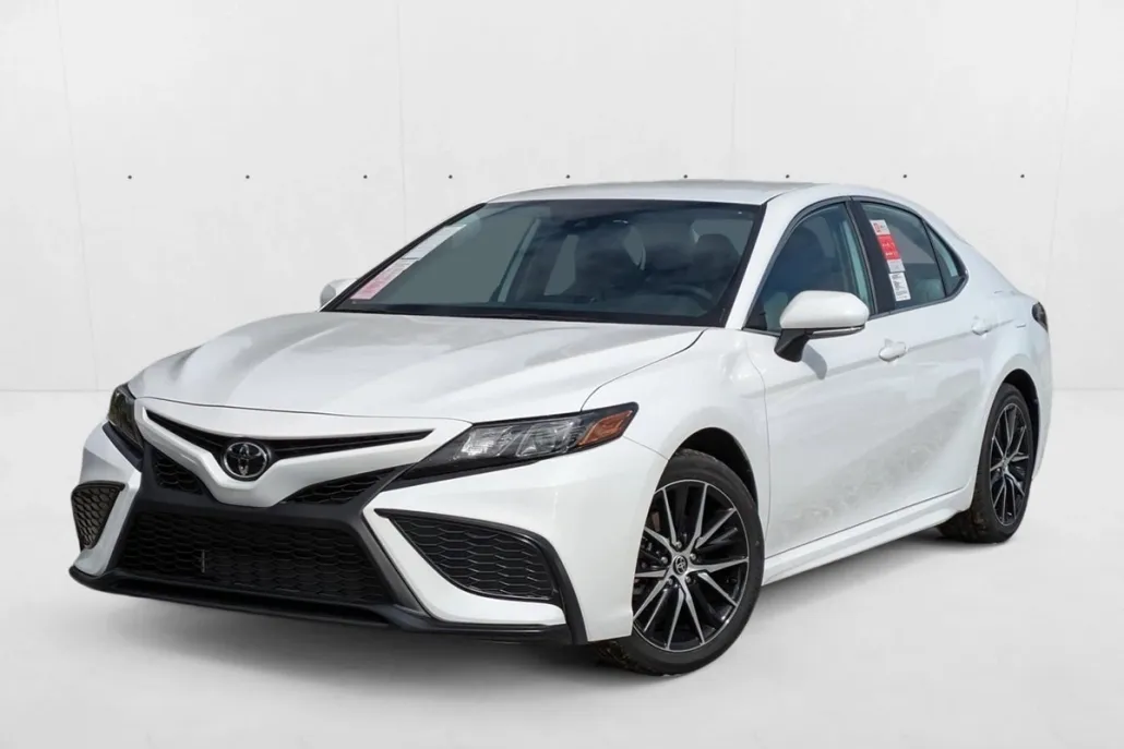 2024 Toyota Camry SE photo 1