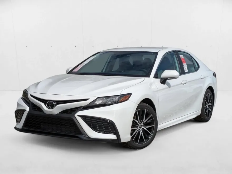 2024 Toyota Camry SE photo 1