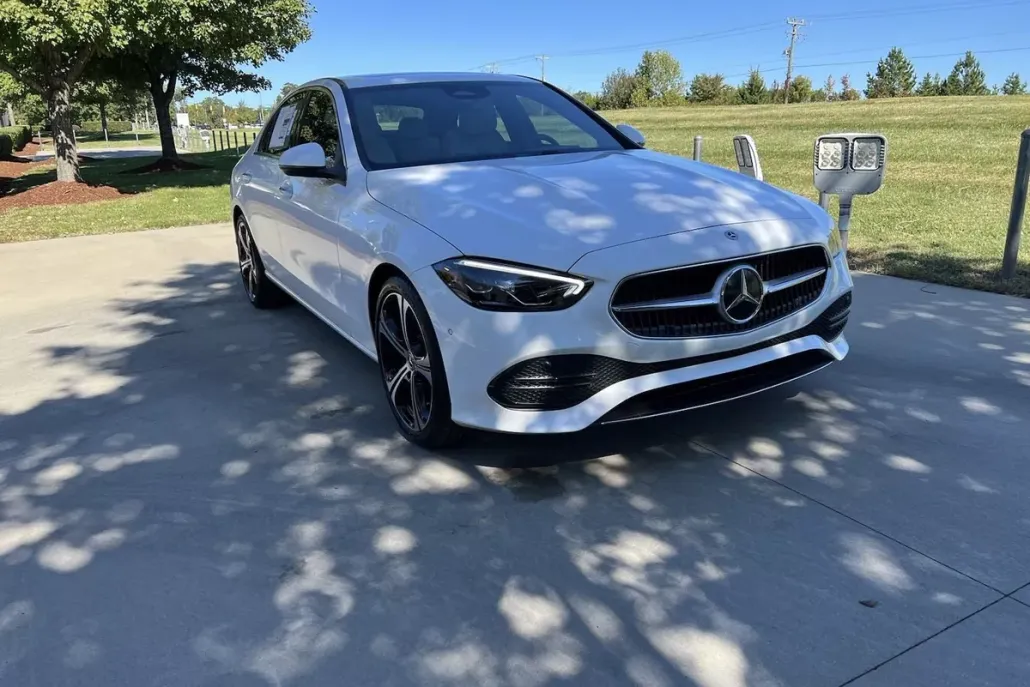 2025 Mercedes Benz C 300 photo 1