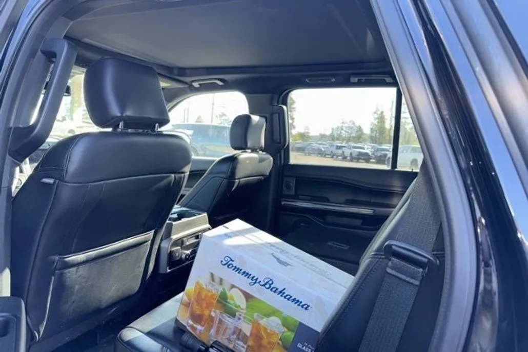 2019 Ford Expedition XLT photo 1