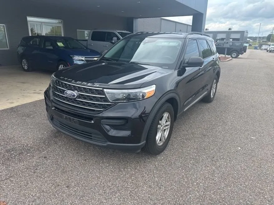 2020 Ford Explorer XLT photo 1