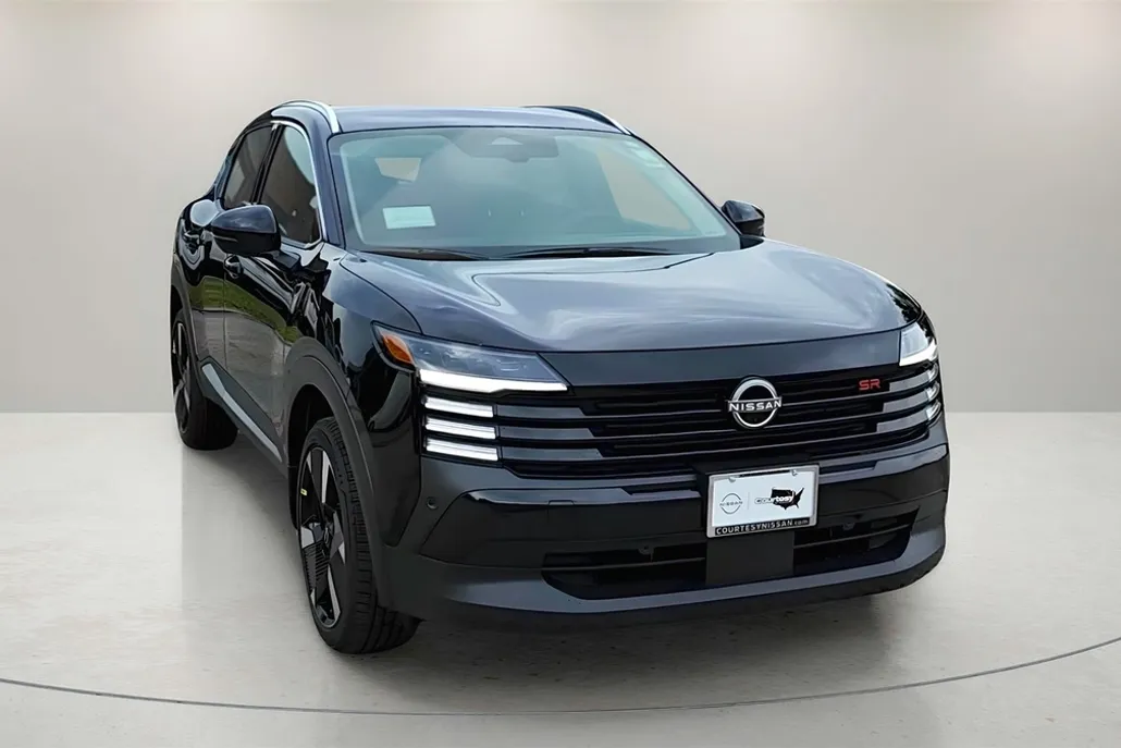 2025 Nissan Kicks SR photo 1