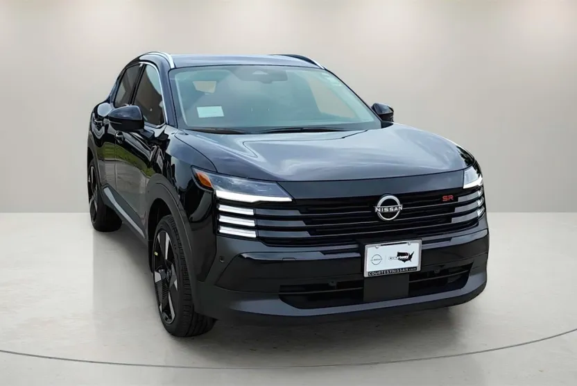 2025 Nissan Kicks SR photo 1