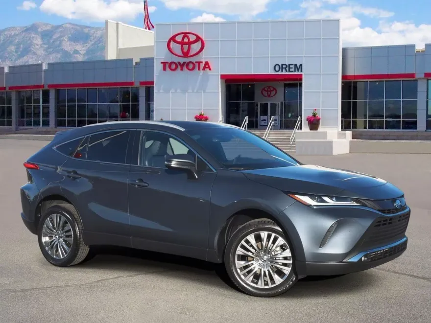 2024 Toyota Venza XLE photo 1
