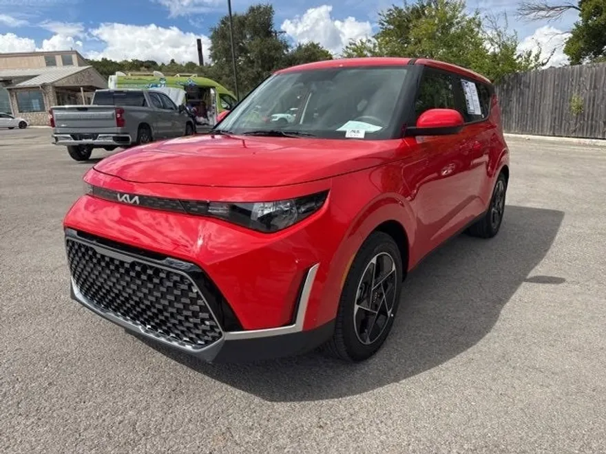 2025 Kia Soul EX photo 1