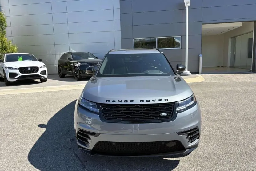 2025 Land Rover Range Rover Velar SE photo 1