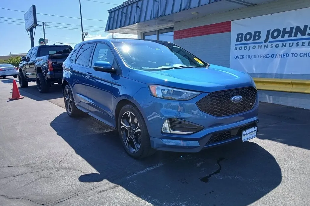 2019 Ford Edge ST photo 1