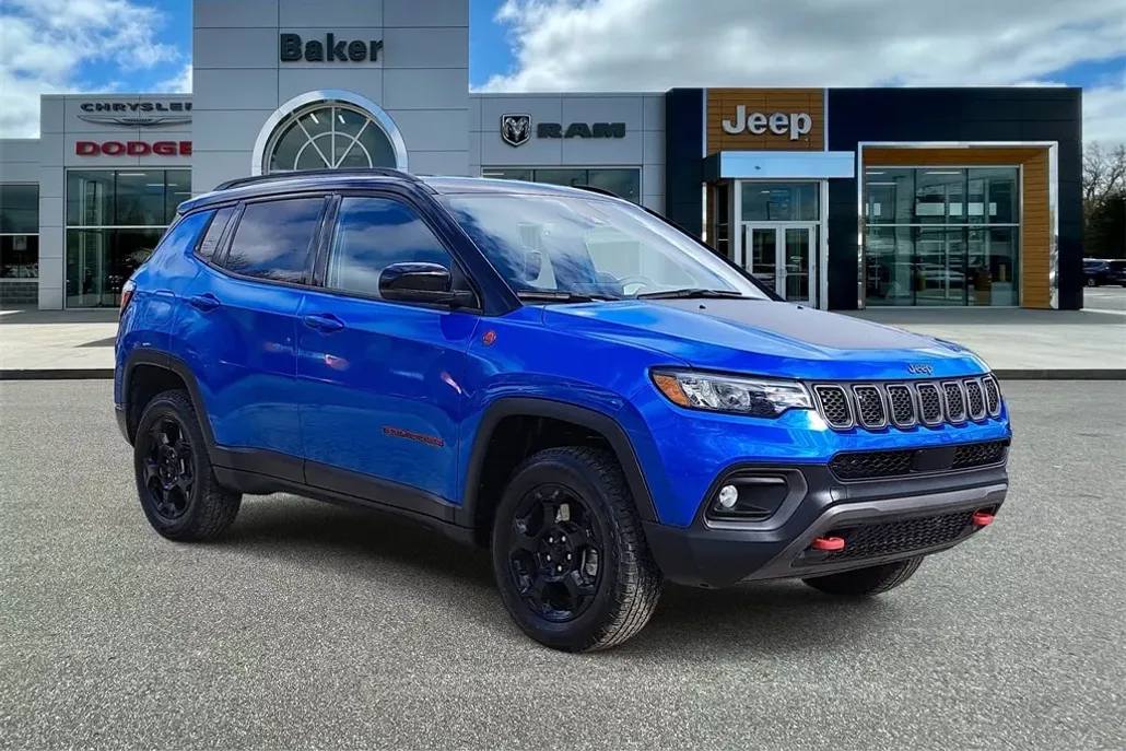 2023 Jeep Compass Trailhawk photo 1