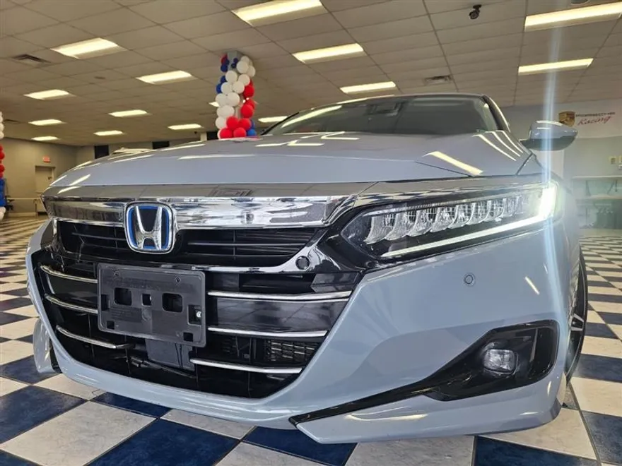 2022 Honda Accord Touring photo 1