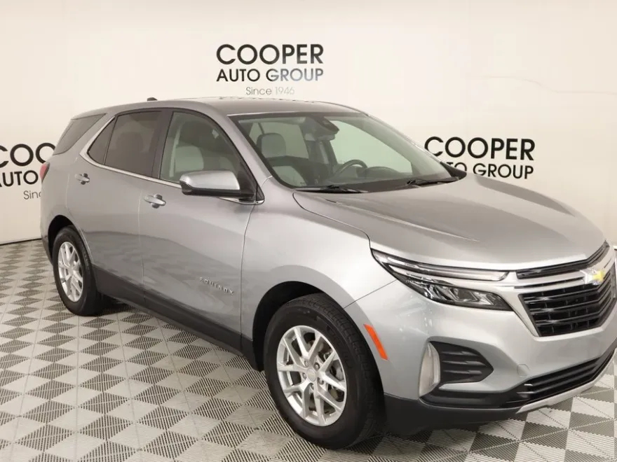 2023 Chevrolet Equinox LT photo 1