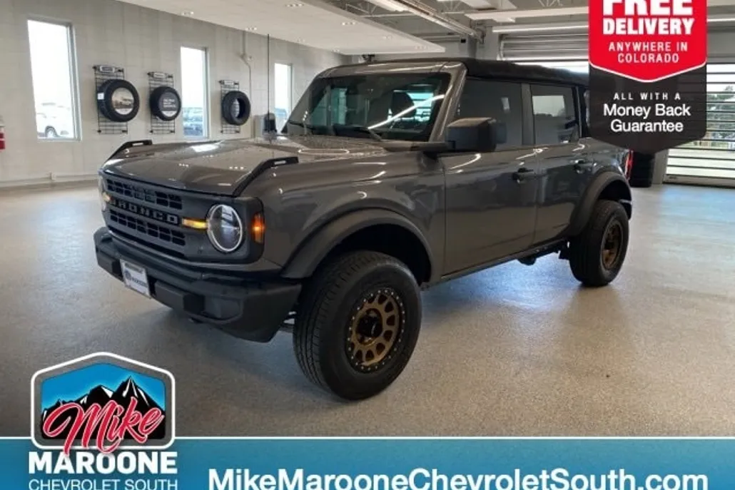 2022 Ford Bronco Base photo 1