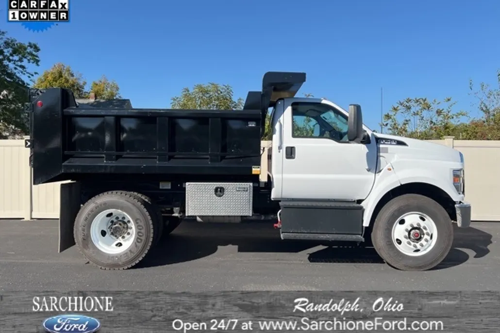 2024 Ford F-750 photo 1