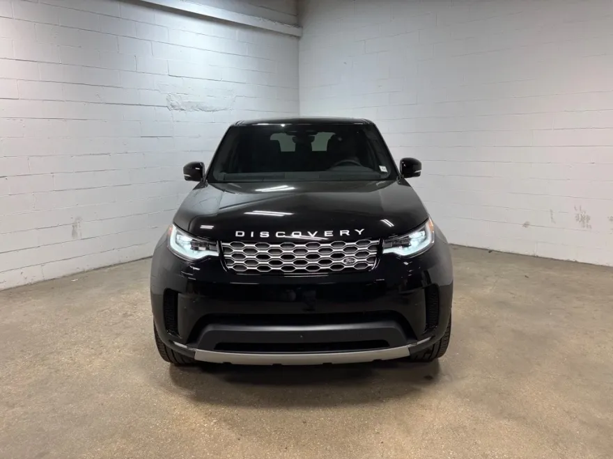 2025 Land Rover Discovery S photo 1
