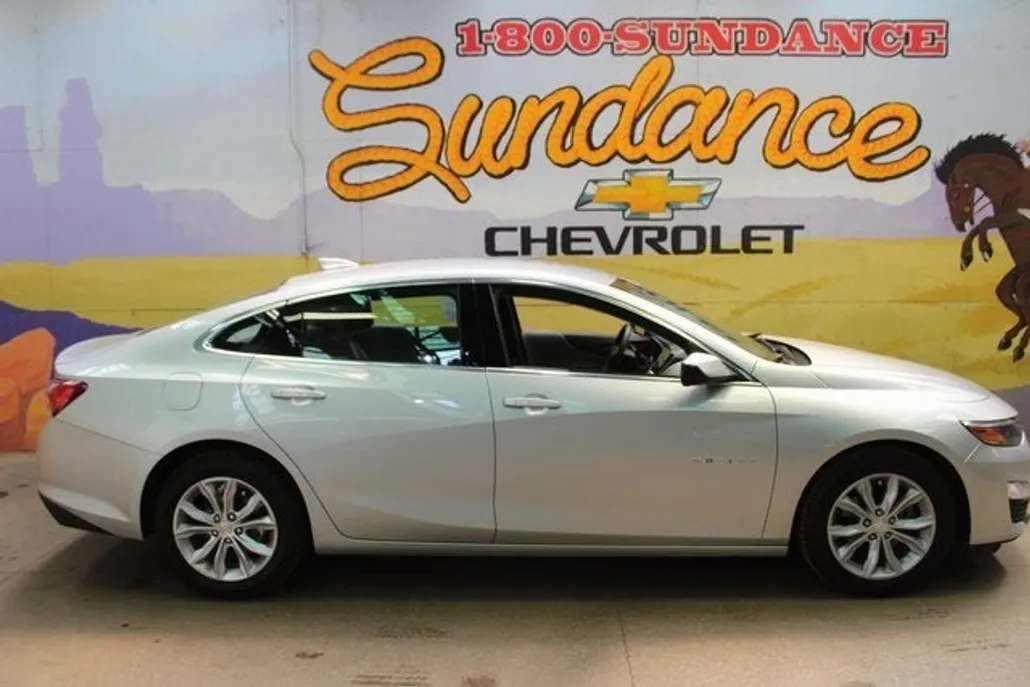 2022 Chevrolet Malibu 1LT photo 1