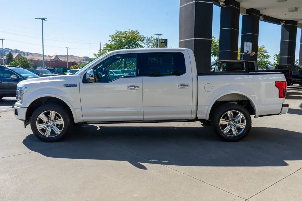 2018 Ford F-150 Platinum photo 1