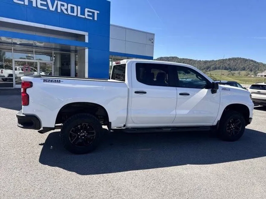 2024 Chevrolet Silverado 1500 Custom Trail Boss photo 1