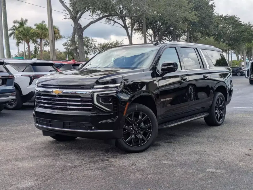 2025 Chevrolet Suburban LT photo 1