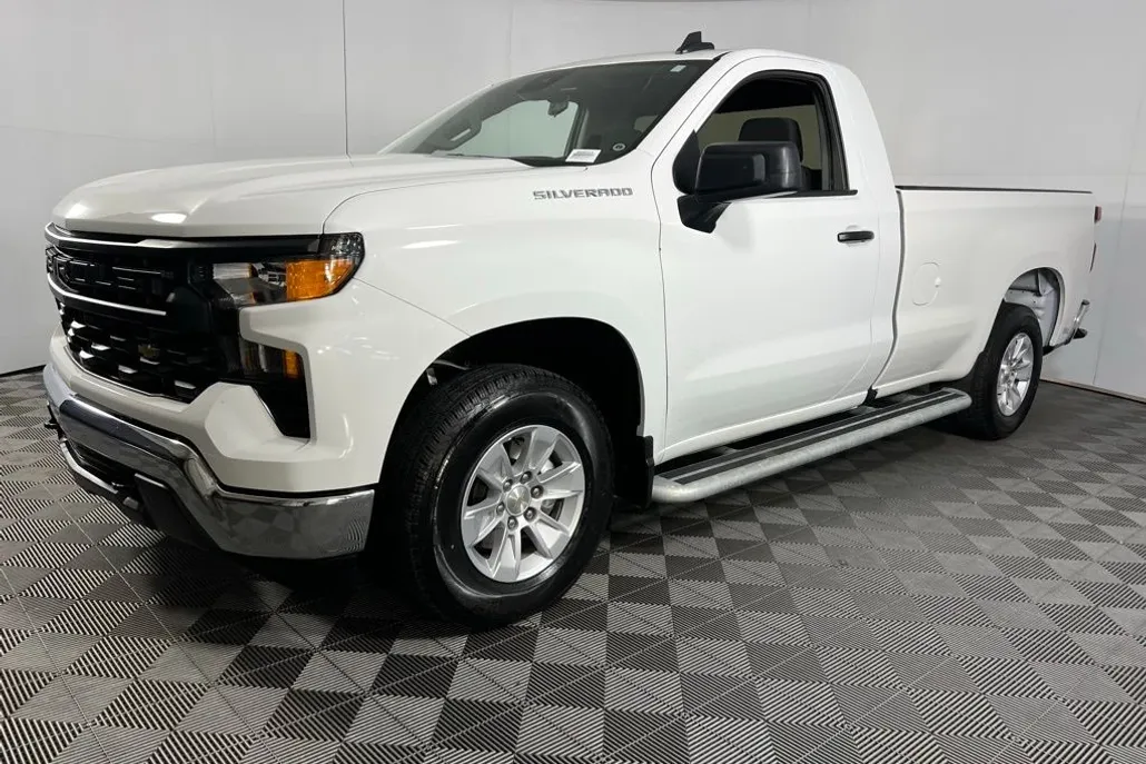 2024 Chevrolet Silverado 1500 photo 1