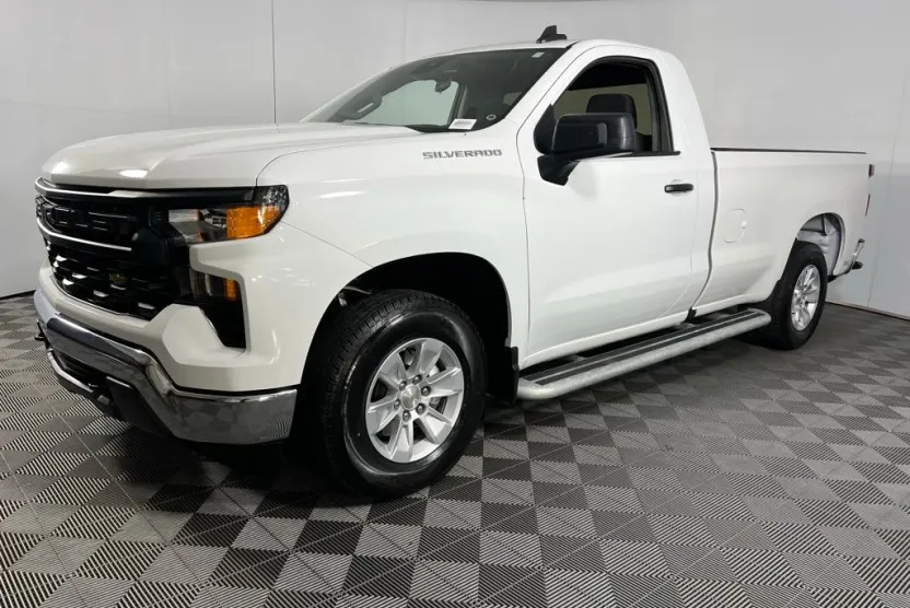 2024 Chevrolet Silverado 1500 photo 1
