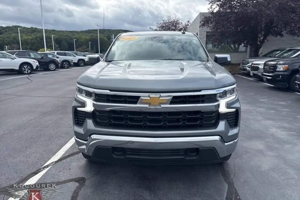 2023 Chevrolet Silverado 1500 LT photo 1