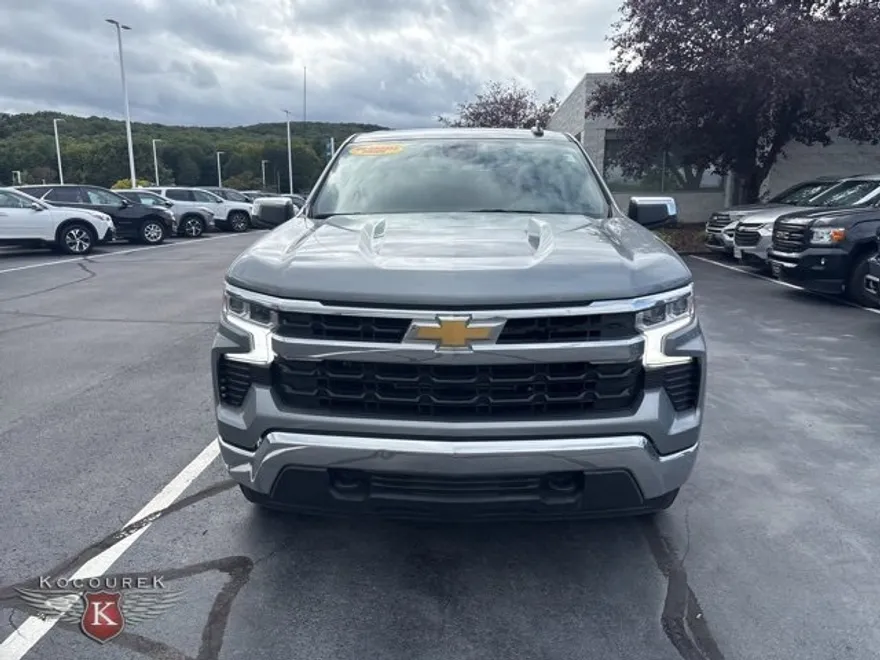 2023 Chevrolet Silverado 1500 LT photo 1